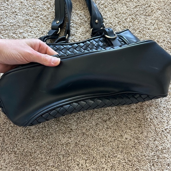 St.Johns Bay genuine leather shoulder bag dark navy almost black - Picture 9 of 9